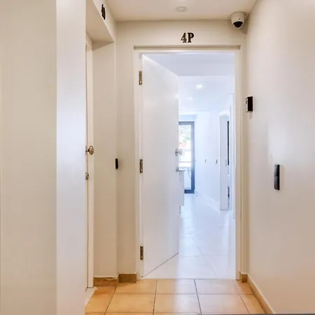 Beco Santa Emilia 4p, A In Madeira