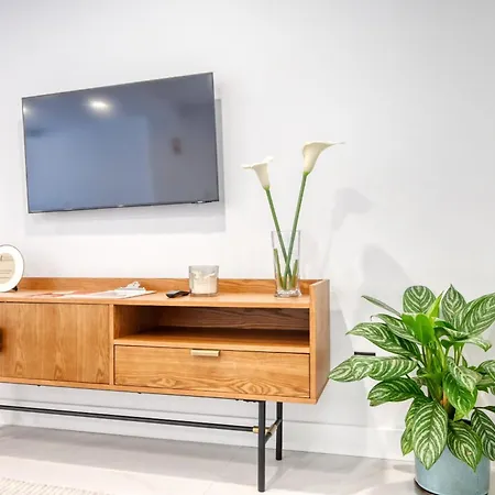 Beco Santa Emilia 4p, A In Madeira