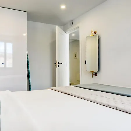 Beco Santa Emilia 4p, A In Madeira