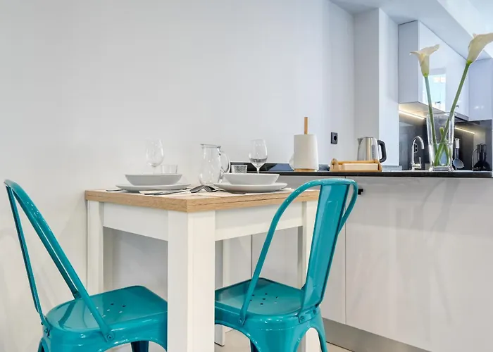 Beco Santa Emilia 4p, A In Madeira