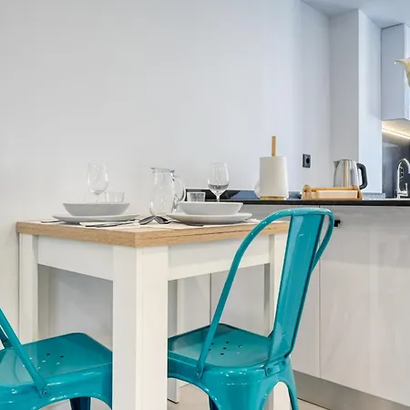 Beco Santa Emilia 4p, A In Madeira