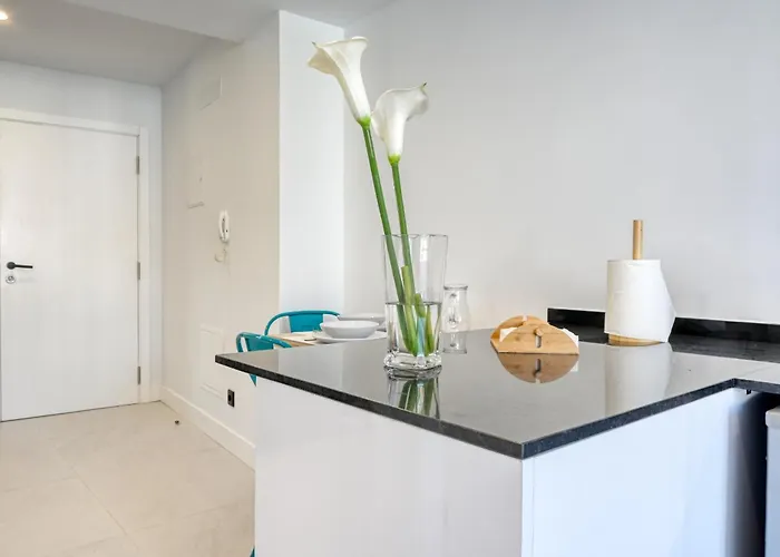 Beco Santa Emilia 4p, A In Madeira