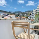 Beco Santa Emilia 4p, A In Madeira *
