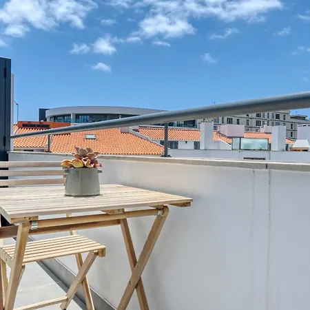 Beco Santa Emilia 4p, A In Madeira Daire *
